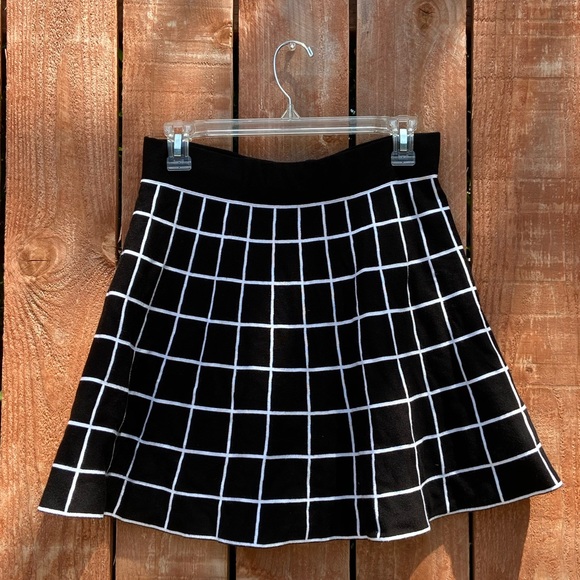 *SOLD* Forever 21 Checkered Slater Skirt - Picture 2 of 5